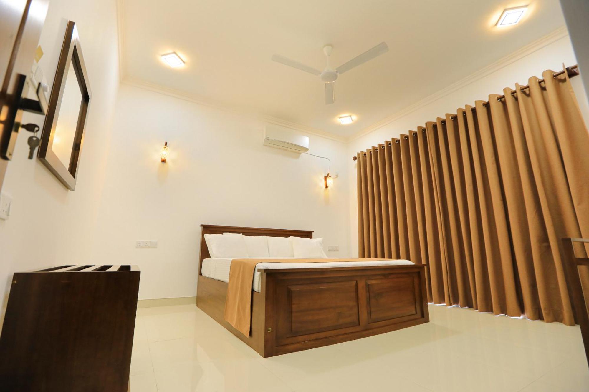 D Marit Motel Negombo Exterior foto
